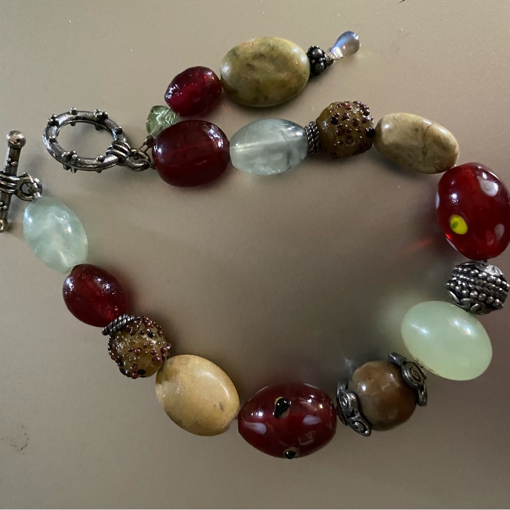 Elegant Multicolor Beaded Bracelet